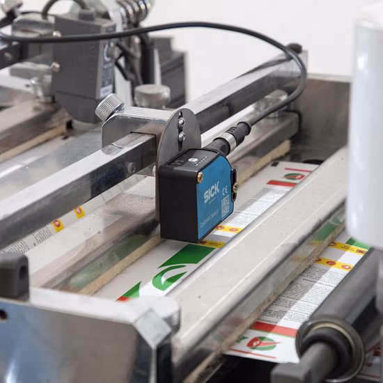 Rtmq-320 Auto Flat Bed Adhesive Label Sticker Paper Roll to Roll Kiss Die Cutting Machine with Hot Stamping/Punching/Laminating